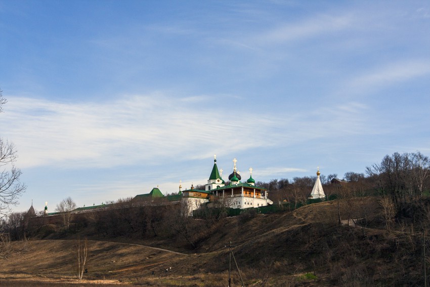 Нижегородский район. Печёрский Вознесенский монастырь. общий вид в ландшафте