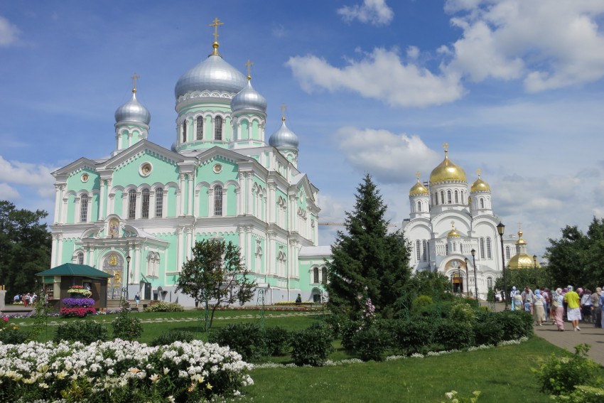 Дивеево. Серафимо-Дивеевский Троицкий монастырь. фасады