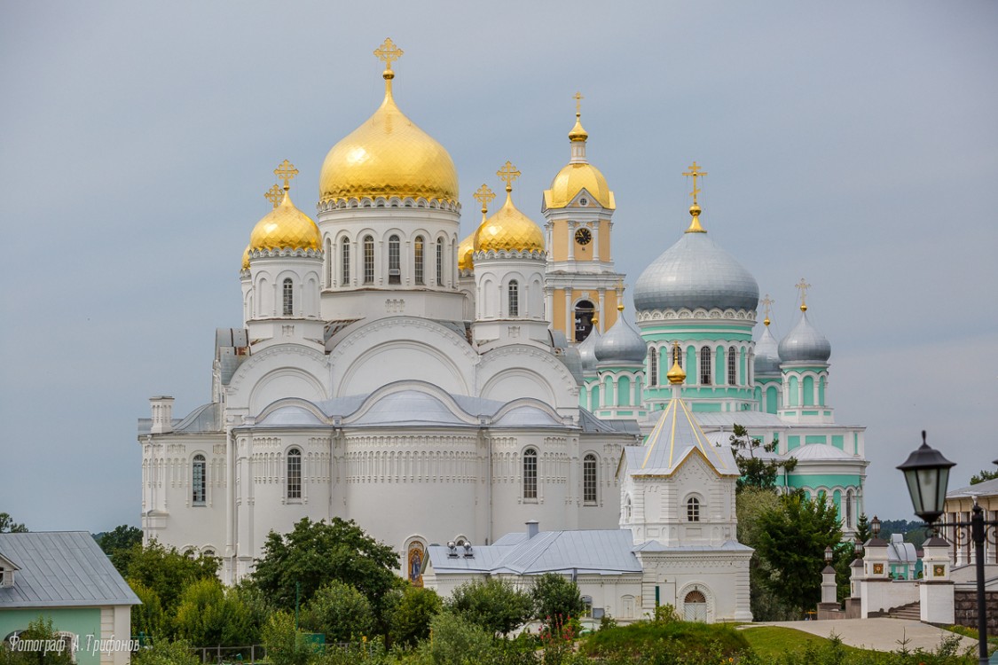 Дивеево. Серафимо-Дивеевский Троицкий монастырь. фасады