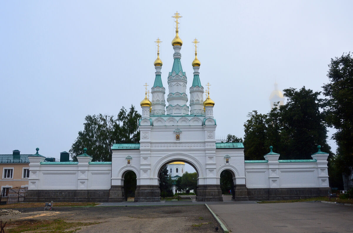 Серафимо-Дивеевский Троицкий монастырь, Дивеево (Дивеевский район, Нижегородская область). дополнительная информация, Саровские ворота