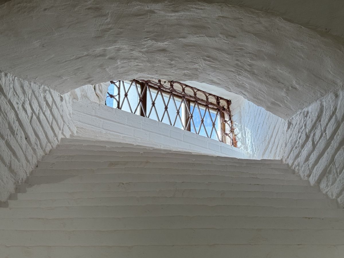 Устройство освещения подклета, дополнительная информация. Кафедральный собор Воскресения Христова, Арзамас (Арзамасский район и г. Арзамас, Нижегородская область)