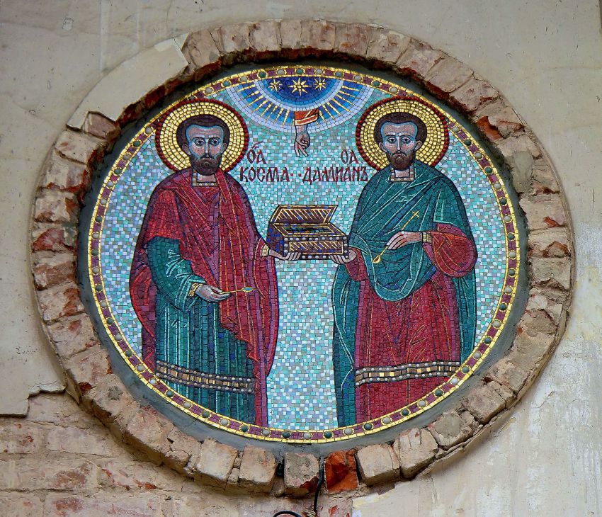 Калуга. Церковь Космы и Дамиана. архитектурные детали, фрагмент мозаики