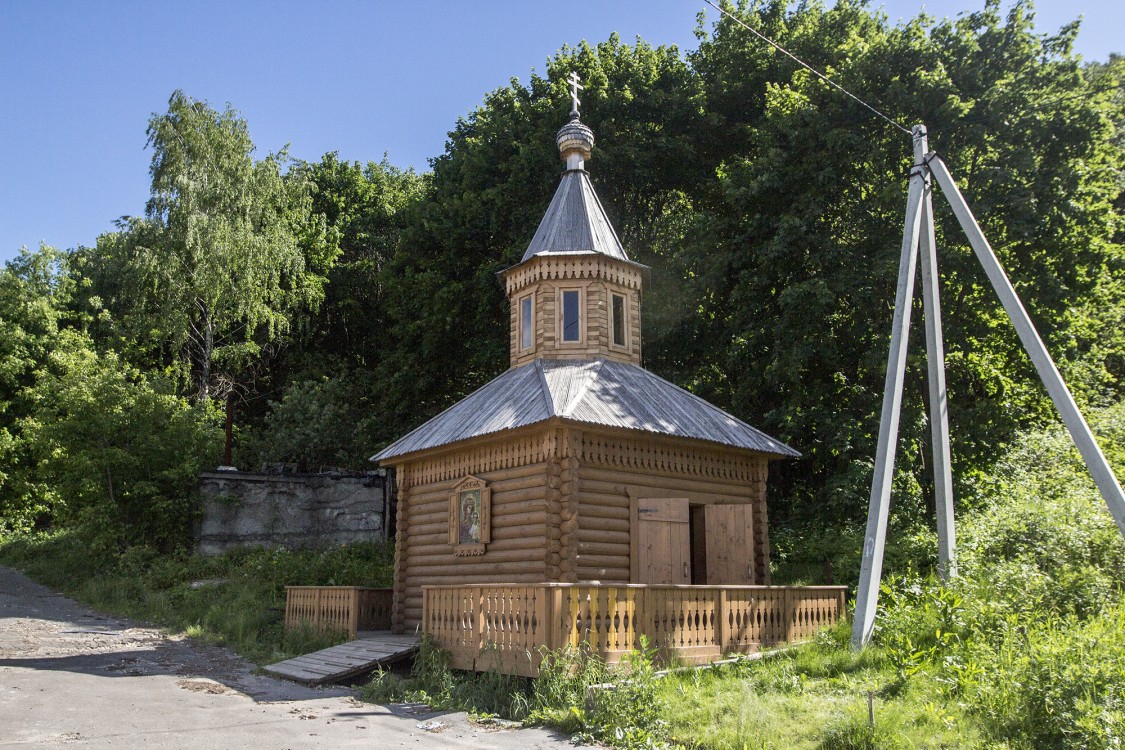 Нижегородский район. Церковь Спаса Преображения в Старых Печерах. фасады, В 100м есть Святой источник