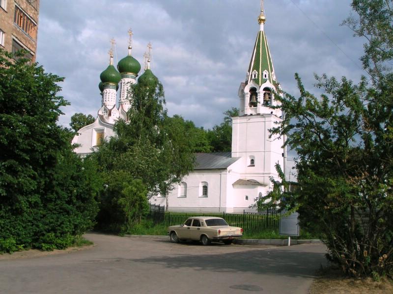 Нижегородский район. Церковь Успения Пресвятой Богородицы на Ильинской горе. общий вид в ландшафте