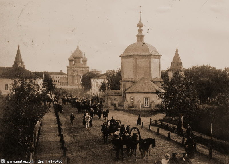 Церковь Успения Пресвятой Богородицы, Суздаль (Суздальский район, Владимирская область). архивная фотография, Фото с сайта pastvu.ru Фото 1913 г.