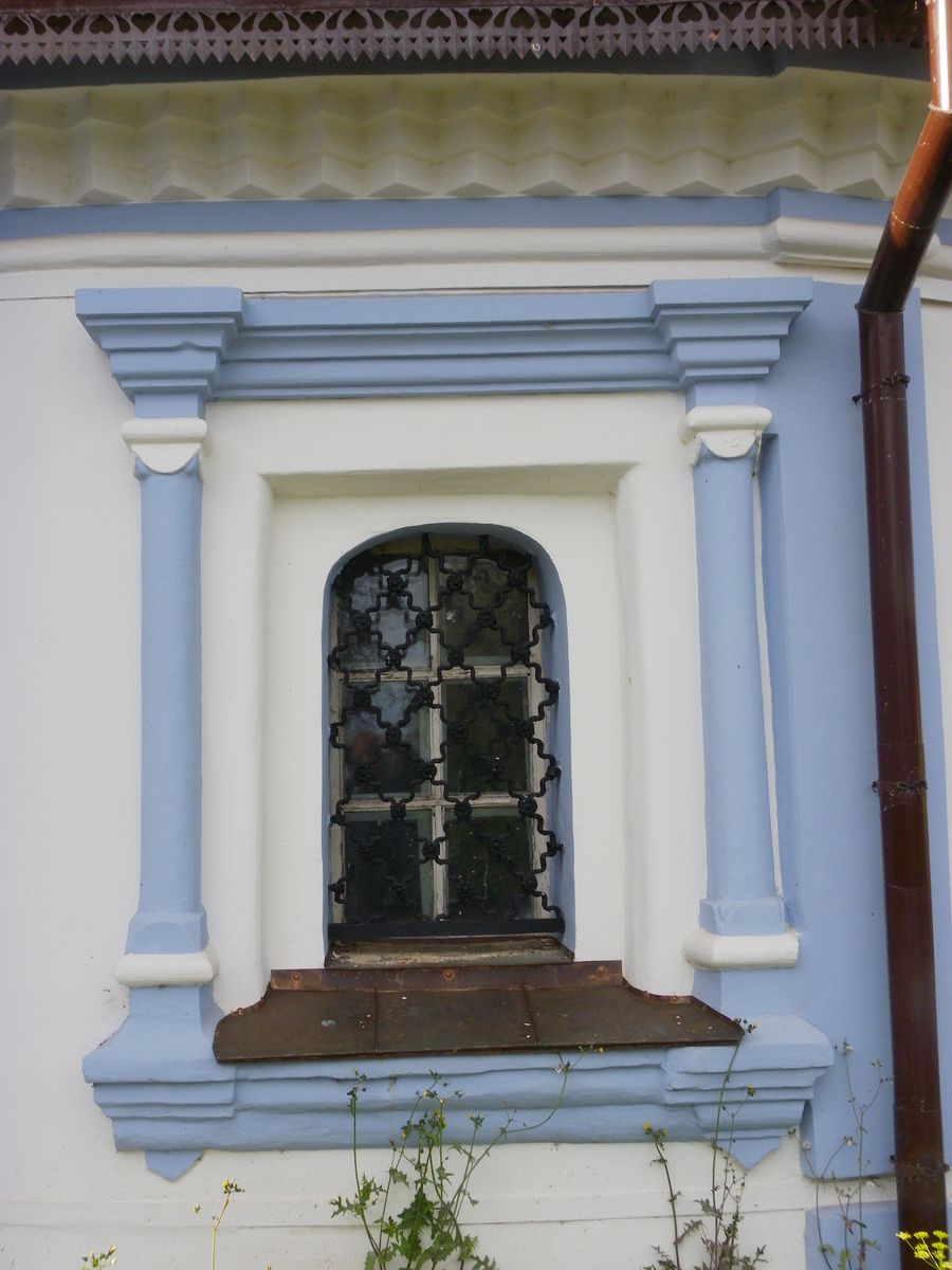 Наличник, архитектурные детали. Церковь Ризоположения (Положения честной ризы Пресвятой Богородицы во Влахерне), Суздаль (Суздальский район, Владимирская область)