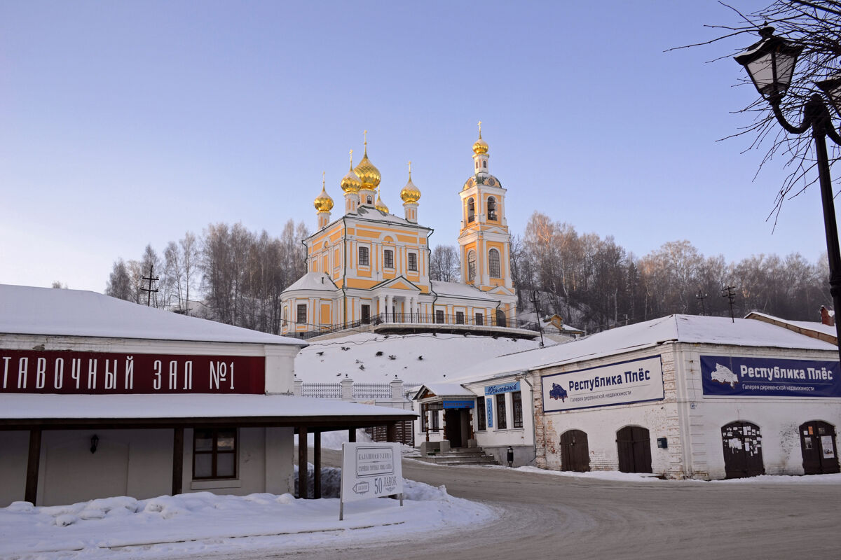 Церковь Воскресения Христова, Плёс (Приволжский район, Ивановская область). общий вид в ландшафте