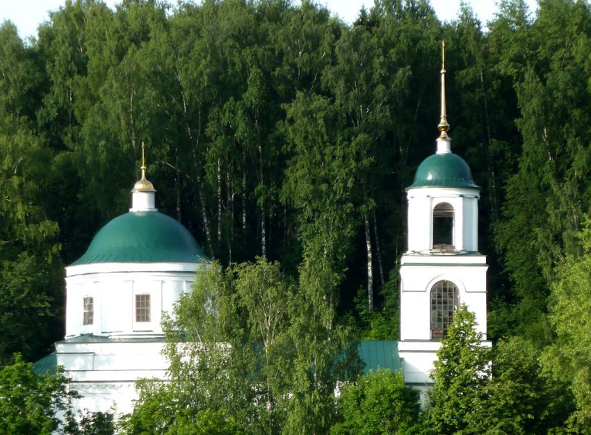 Церковь Преображения Господня, Плёс (Приволжский район, Ивановская область). фасады, Вид на церковь с Волги