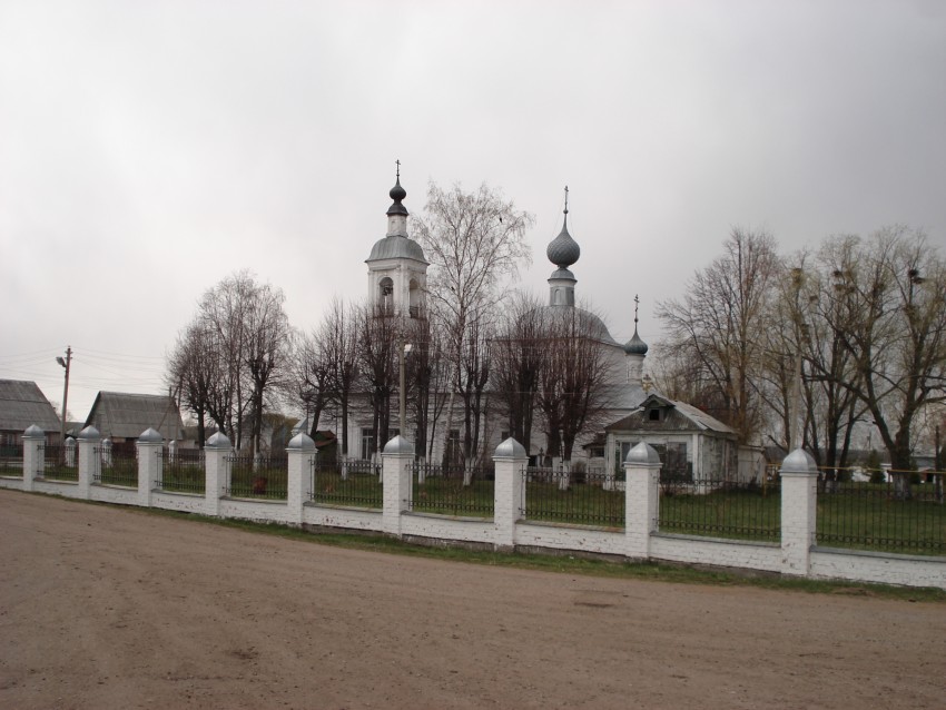 Церковь Воскресения Словущего, Толпыгино (Приволжский район, Ивановская область). общий вид в ландшафте, Весна