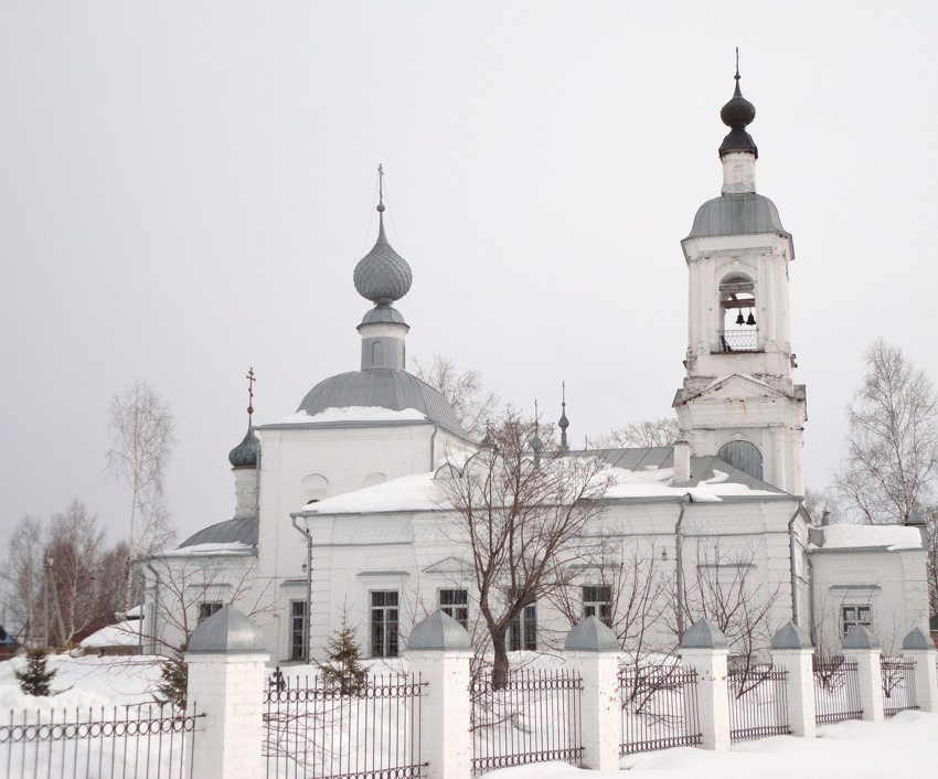 Церковь Воскресения Словущего, Толпыгино (Приволжский район, Ивановская область). фасады, Вид северной части с оградой
