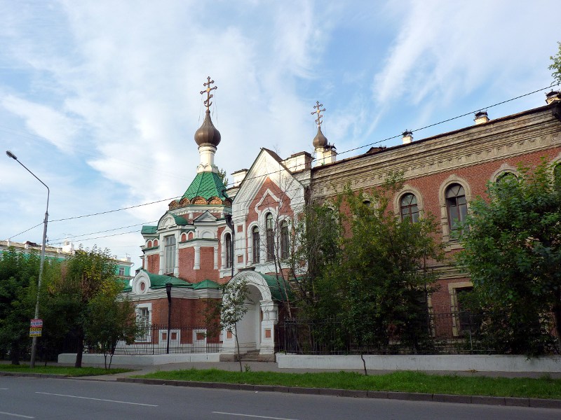 Красноярск. Церковь Иоанна Предтечи в архиерейском доме. общий вид в ландшафте