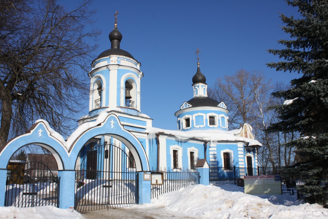 Церковь Казанской иконы Божией Матери, Лайково (Одинцовский городской округ и ЗАТО Власиха, Краснознаменск, Московская область). общий вид в ландшафте
