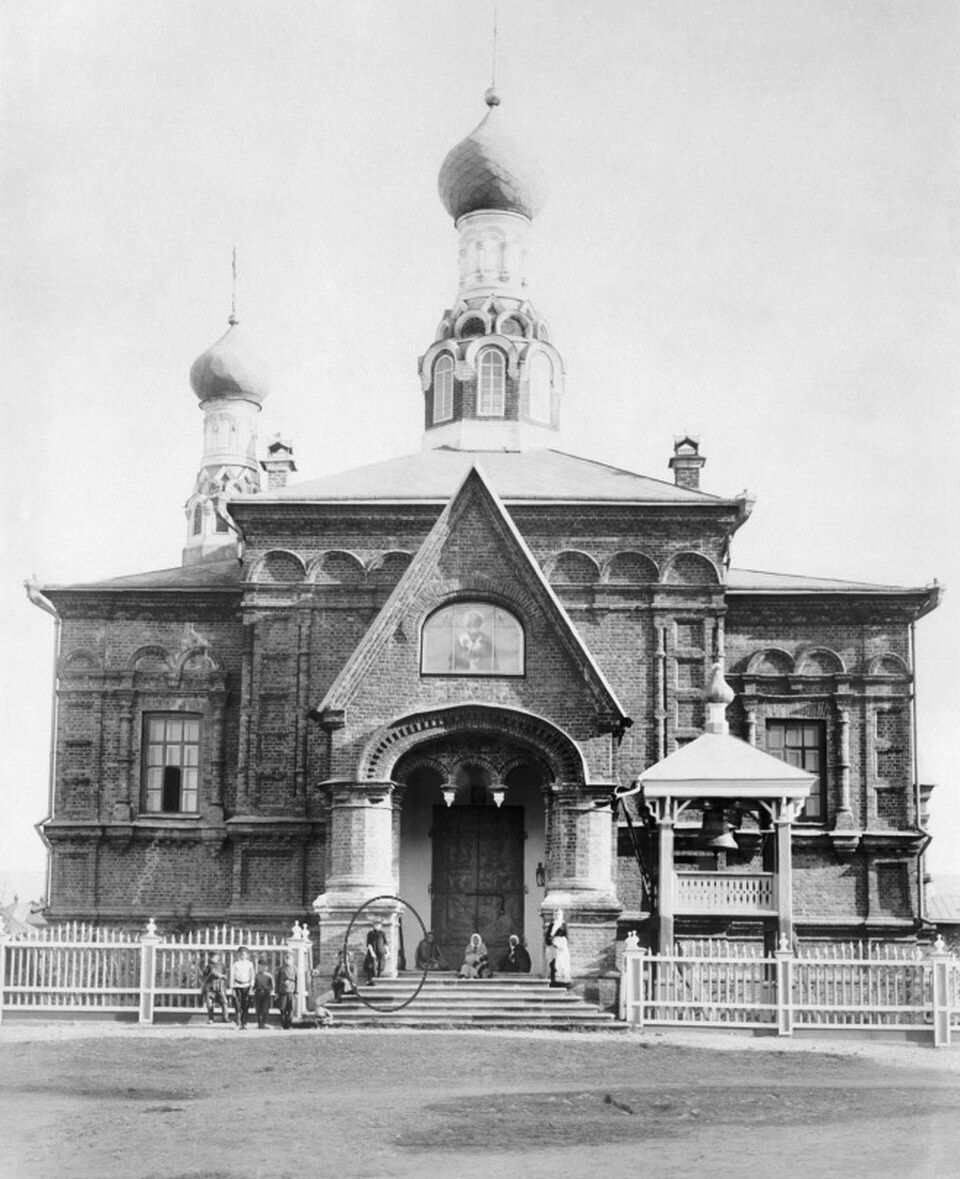 Фото 1908-1909 годов из фондов Красноярского краевого краеведческого музея. Автор Евгений Трофимович Архипов , архивная фотография. Церковь Николая Чудотворца при Первой городской больнице, Красноярск (Красноярск, город, Красноярский край)