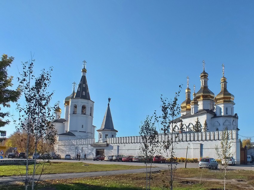 Тюмень. Троицкий монастырь. фасады