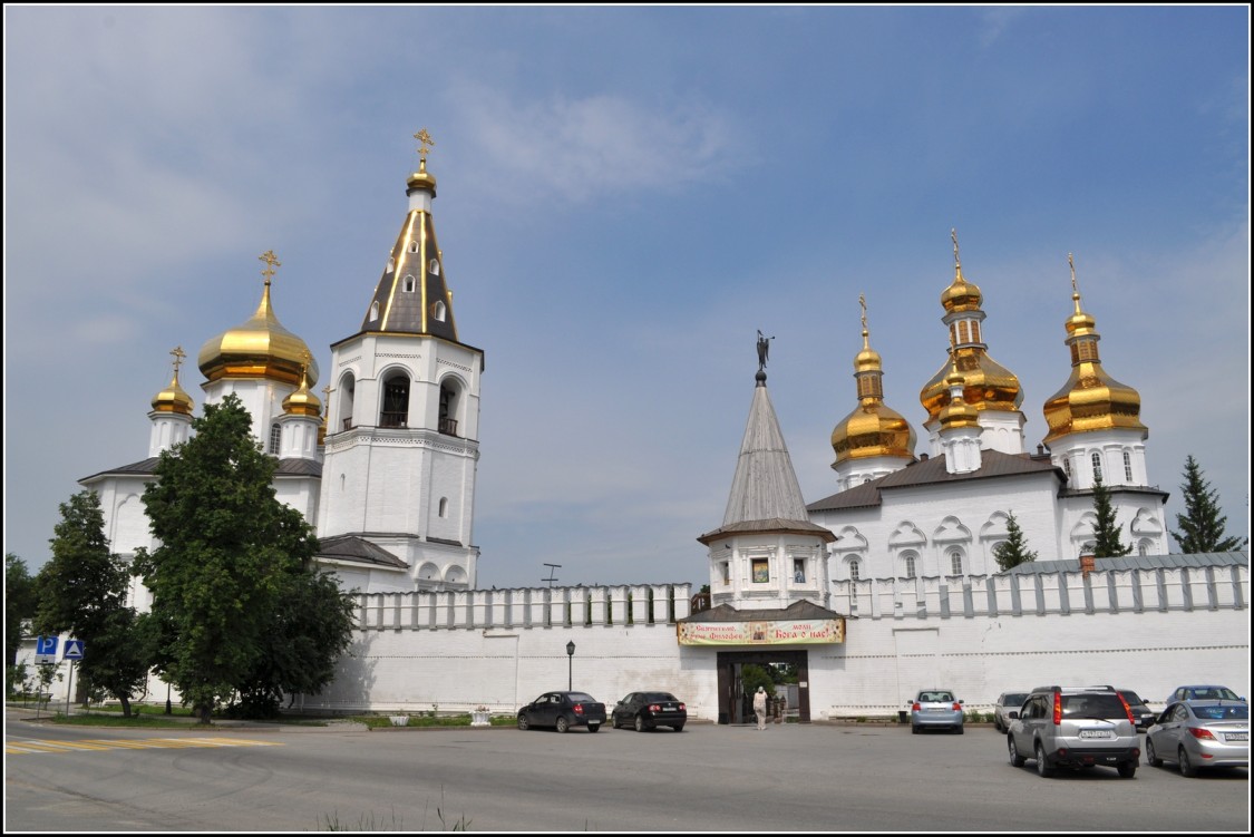 Тюмень. Троицкий монастырь. фасады