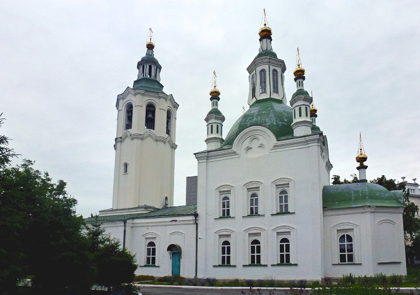 Тюмень. Церковь Воздвижения Креста Господня. фасады