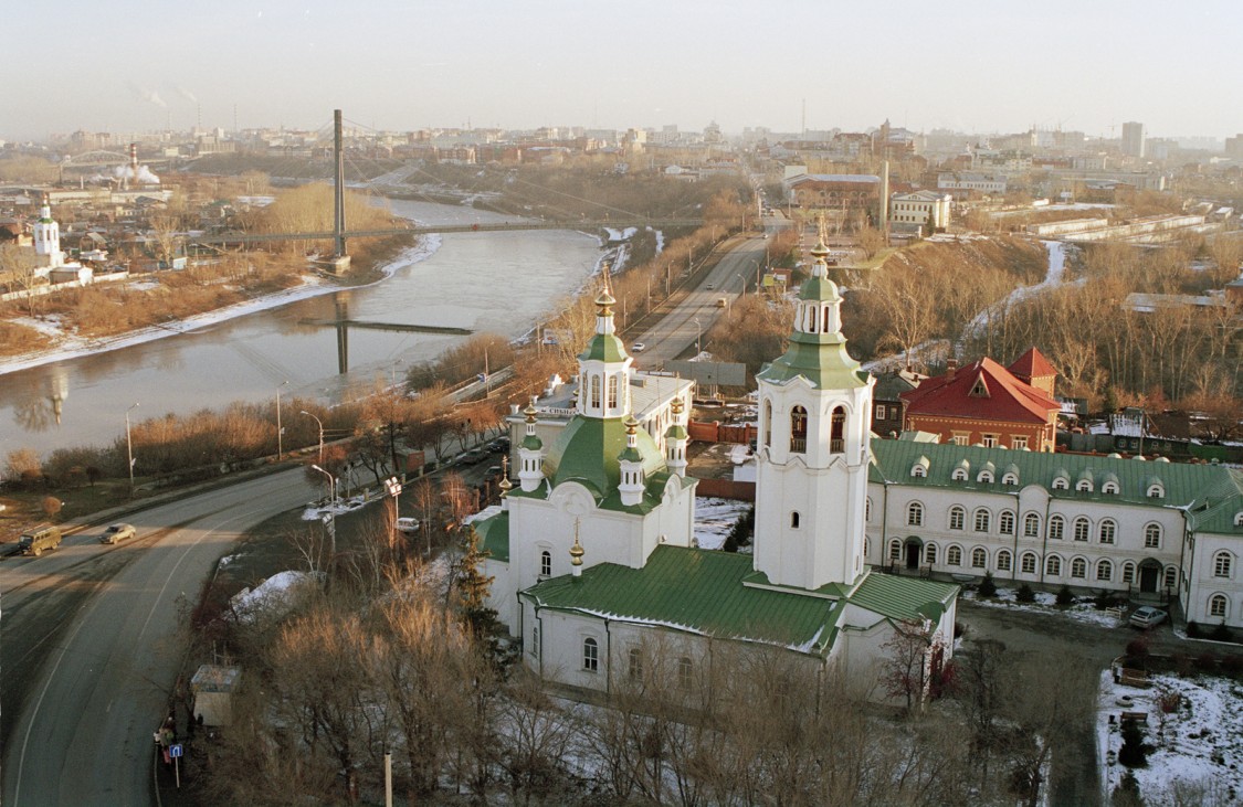 Церковь Воздвижения Креста Господня, Тюмень (Тюмень, город, Тюменская область). общий вид в ландшафте
