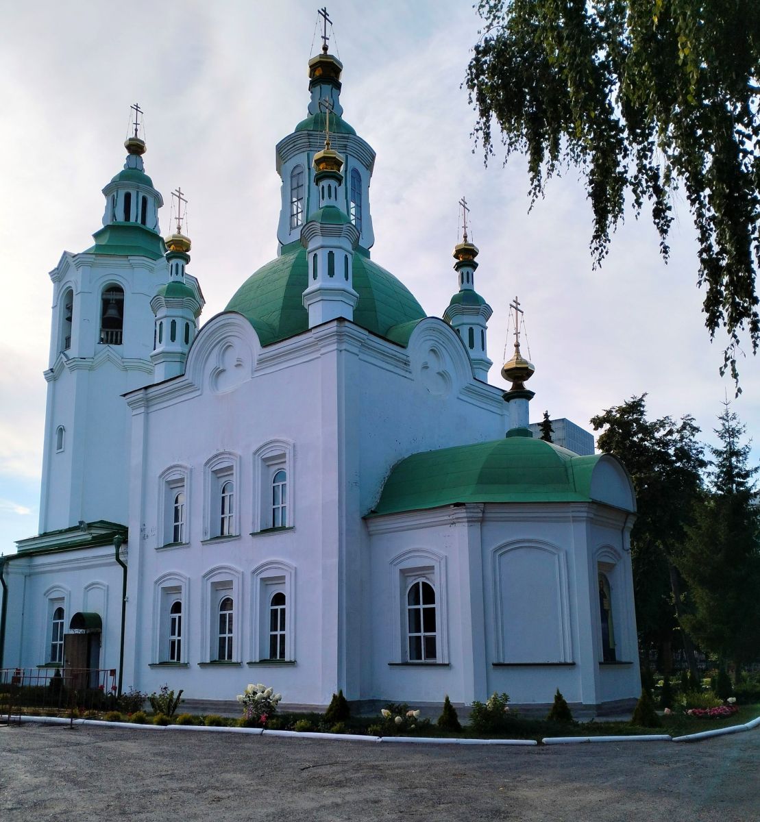 Церковь Воздвижения Креста Господня, Тюмень (Тюмень, город, Тюменская область). фасады, Вид с юго-востока