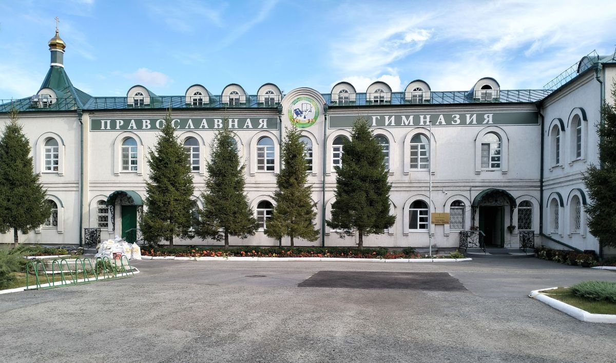 Церковь Воздвижения Креста Господня, Тюмень (Тюмень, город, Тюменская область). дополнительная информация, Православная гимназия на территории храмового комплекса