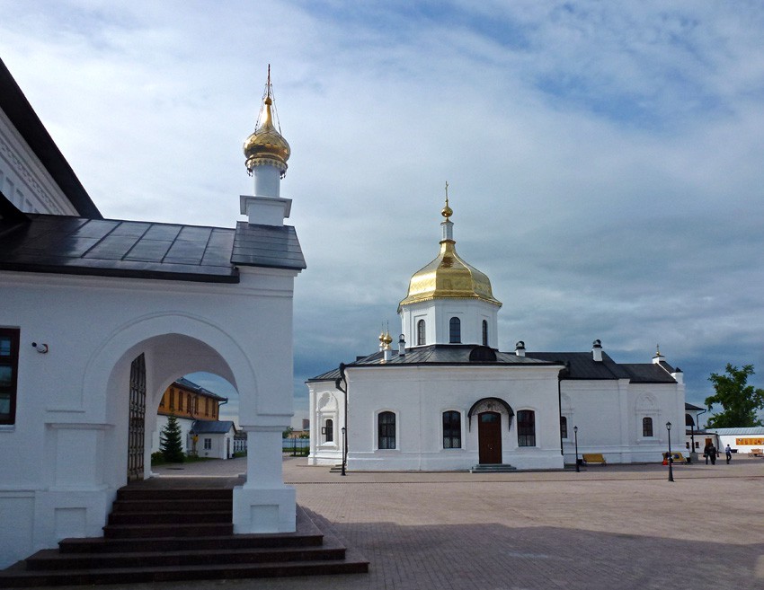 Абалак. Абалакский Знаменский монастырь. фасады