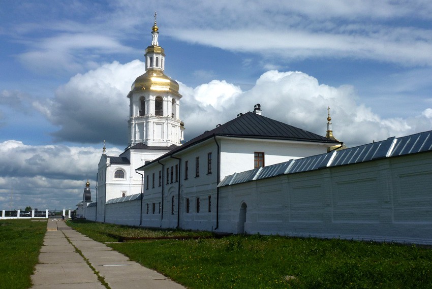 Абалак. Абалакский Знаменский монастырь. фасады