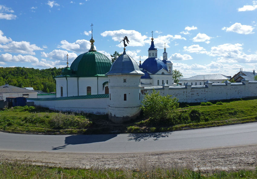Прииртышский. Иоанно-Введенский Междугорский монастырь. общий вид в ландшафте