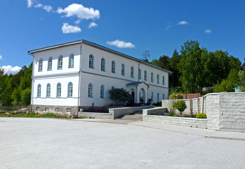 Прииртышский. Иоанно-Введенский Междугорский монастырь. фасады