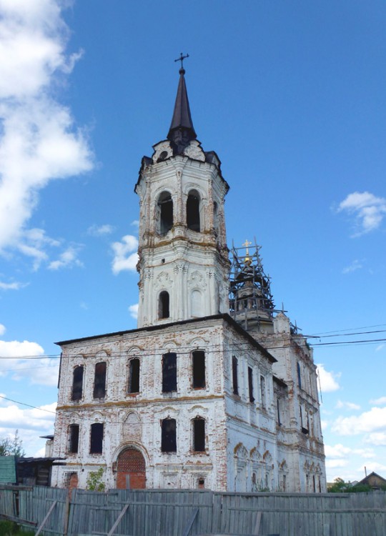 Тобольск. Церковь Воздвижения Креста Господня. фасады