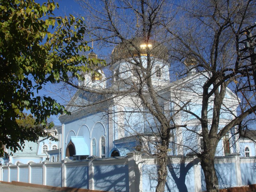Кисловодск. Церковь Воздвижения Креста Господня. фасады
