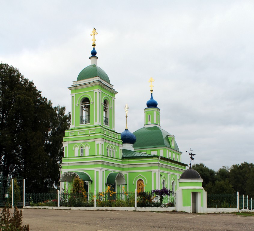 Рязанцы. Церковь Троицы Живоначальной. фасады