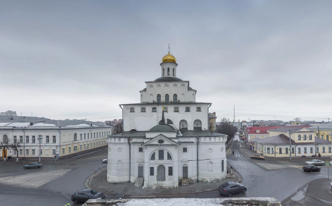 Церковь Ризоположения (Положения честной ризы Пресвятой Богородицы во Влахерне) в Золотых воротах, Владимир (Владимир, город, Владимирская область). фасады, Панорам с юга, с Козлова вала