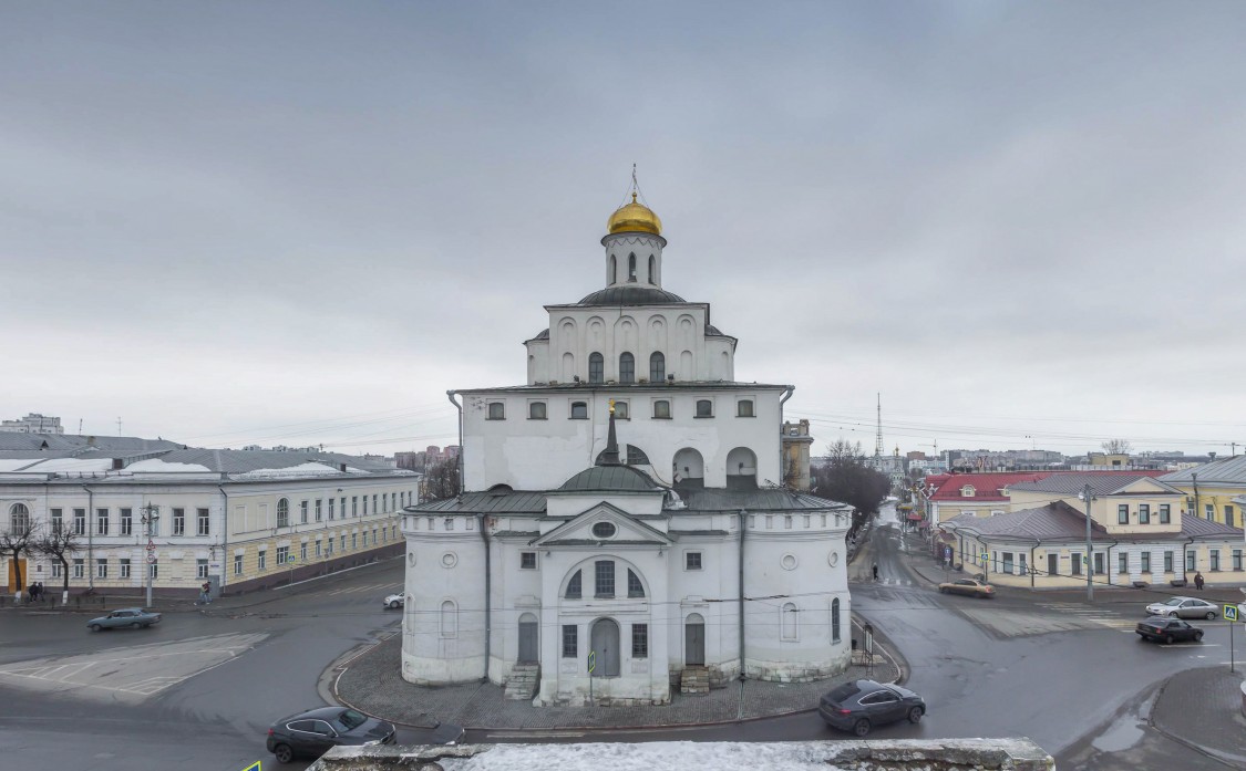 Владимир. Церковь Ризоположения (Положения честной ризы Пресвятой Богородицы во Влахерне) в Золотых воротах. фасады, Панорам с юга, с Козлова вала