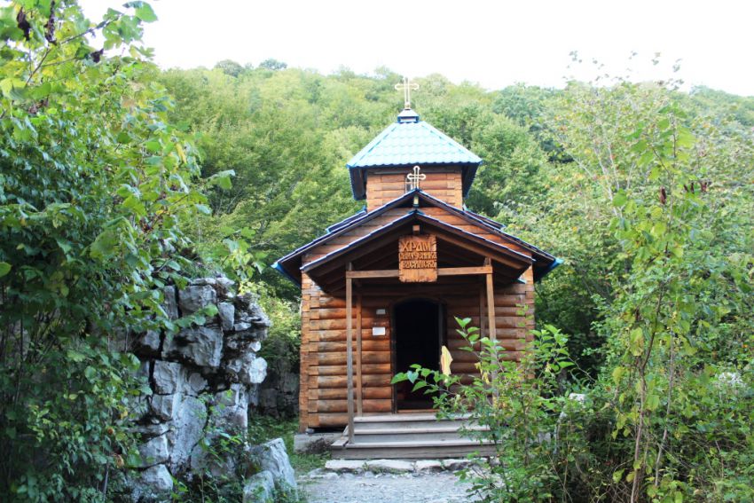 Церковь Василиска, Каманы (Команы) (Абхазия, Прочие страны). фасады, Вид с запада