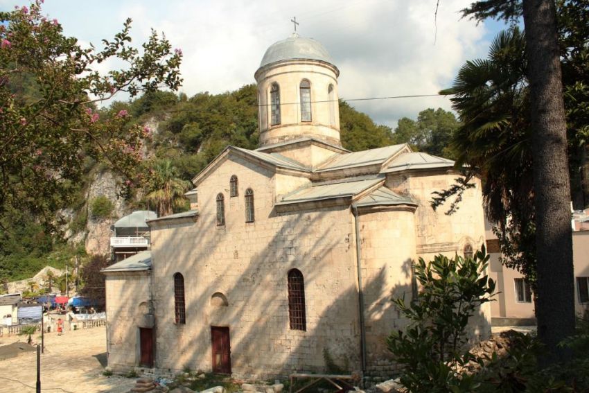 Новый Афон. Церковь Симона Кананита. фасады, Вид с юго-востока