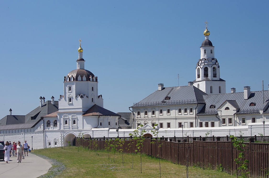 Успенско-Богородичный мужской монастырь, Свияжск (Зеленодольский район, Республика Татарстан). фасады