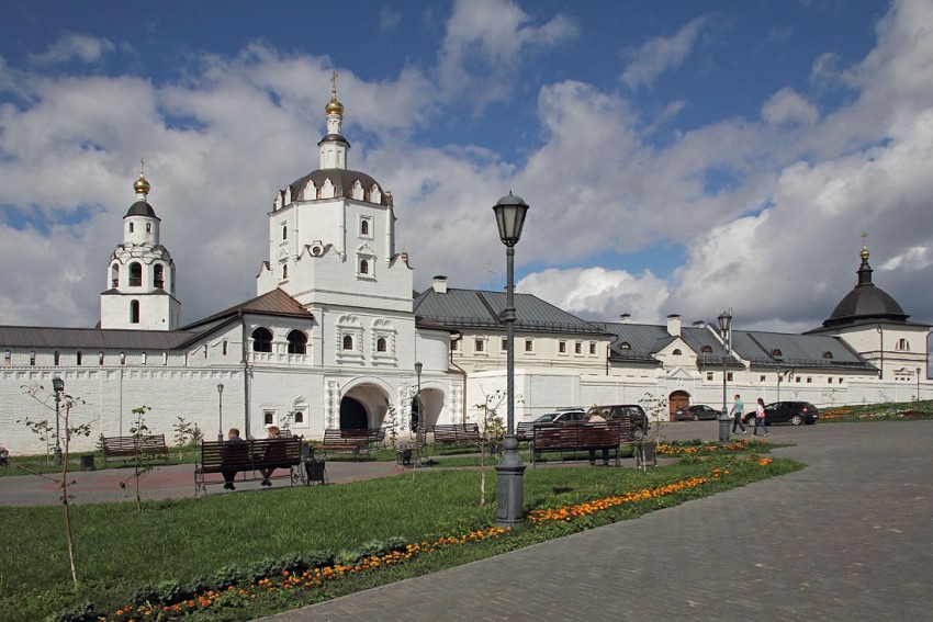 Свияжск. Успенско-Богородичный мужской монастырь. фасады