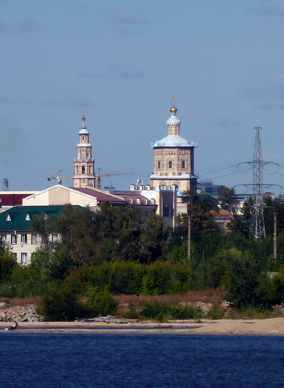 Собор Петра и Павла, Вахитовский район (Казань, город, Республика Татарстан). архитектурные детали, Вид с Волги на Благовещенский Собор