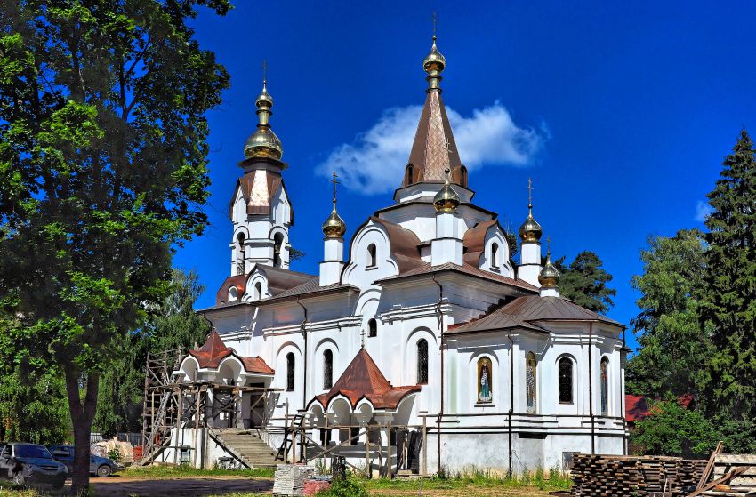 Клязьма. Церковь Гребневской иконы Божией Матери (новая). фасады, Новая кирпичная церковь