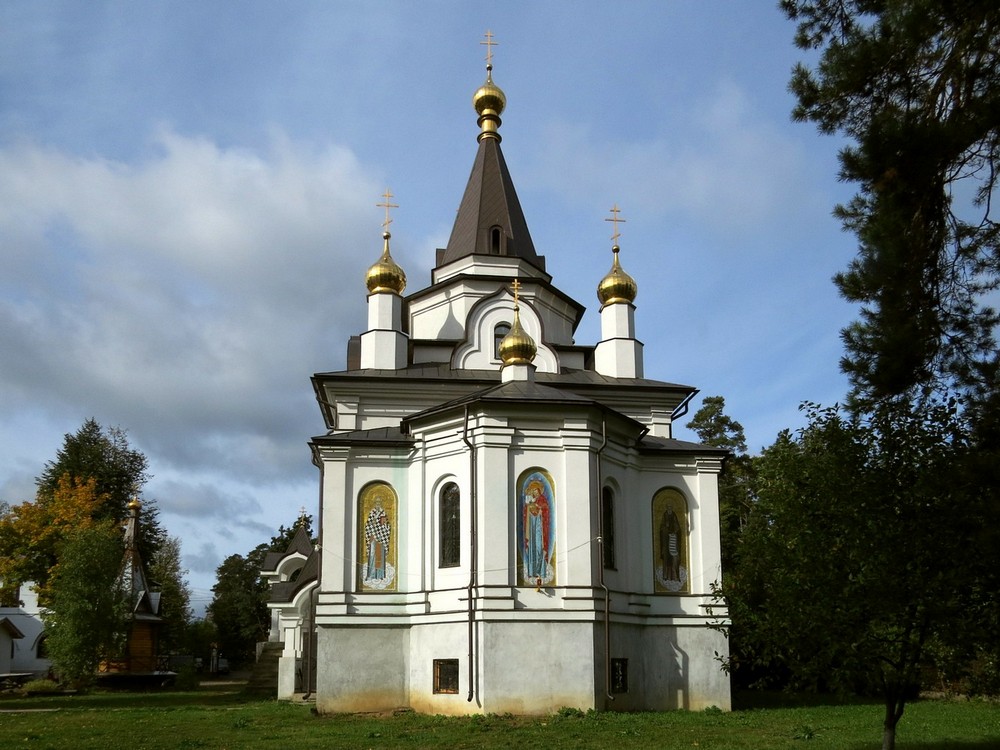 Церковь Гребневской иконы Божией Матери (новая), Клязьма (Пушкинский район и гг. Ивантеевка, Королёв, Московская область). фасады