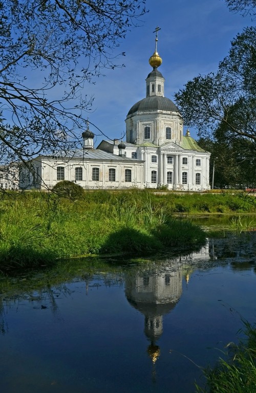 Вязьма. Церковь Рождества Пресвятой Богородицы. фасады