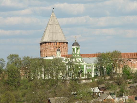 Церковь Покрова Пресвятой Богородицы при Духовной семинарии, Смоленск (Смоленск, город, Смоленская область). общий вид в ландшафте, Вид от Успенского собора