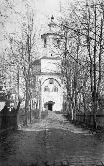 Авраамиев монастырь, Смоленск (Смоленск, город, Смоленская область). архивная фотография, Вид от Святых врат монастыря на колокольню соборной церкви