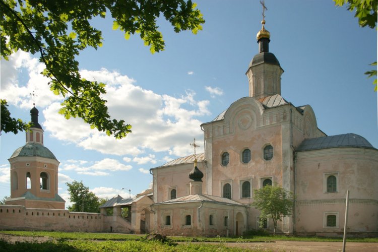 Смоленск. Троицкий монастырь. фасады