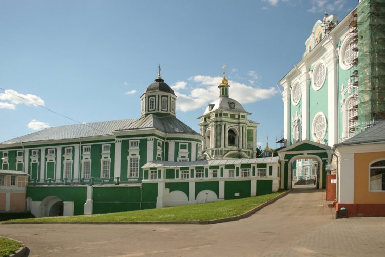 Смоленск. Собор Богоявления Господня. общий вид в ландшафте