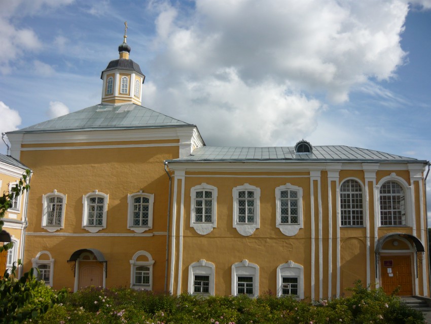 Смоленск. Церковь Иоанна Предтечи на Соборном дворе. общий вид в ландшафте