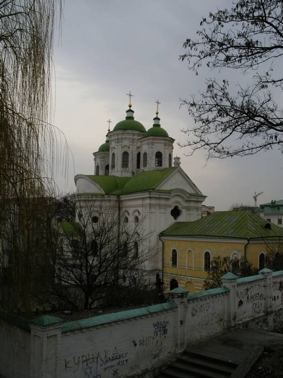 Церковь Покрова Пресвятой Богородицы на Подоле, Подол (Подольский район, Украина, г. Киев). общий вид в ландшафте