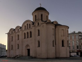 Киев. Церковь Успения Пресвятой Богородицы на Подоле (новая)