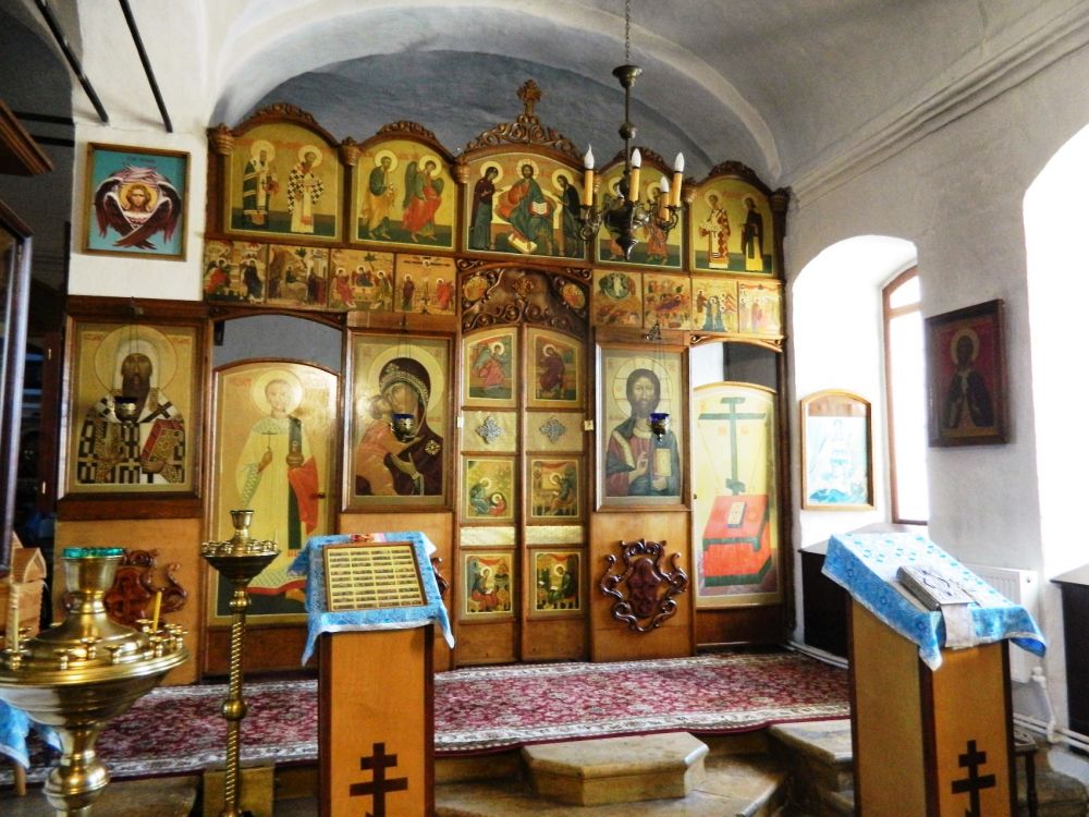 Церковь Тихвинской иконы Божией Матери, Авдотьино (Ступинский городской округ, Московская область). интерьер и убранство, Правый придел храма