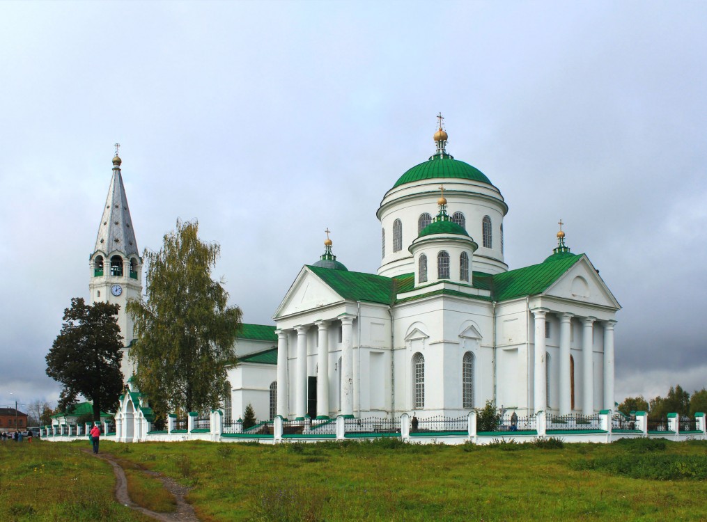 Церковь Смоленской иконы Божией Матери, Выездное (Арзамасский район и г. Арзамас, Нижегородская область). общий вид в ландшафте
