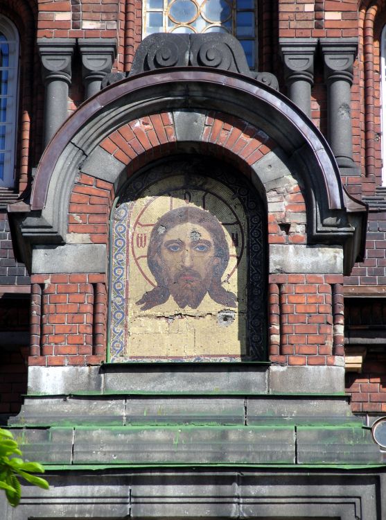 Кафедральный собор Воскресения Христова, Нарва (Ида-Вирумаа, Эстония). архитектурные детали, Мозаика Спаса Нерукотворного